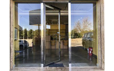 Puertas abatibles de Máster Ingenieros para mejorar su calidad de vida